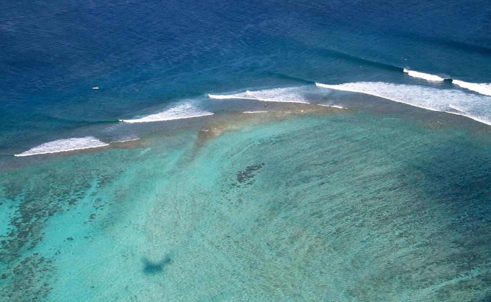 Waves Top View, Seaplane Surfaris Maldives