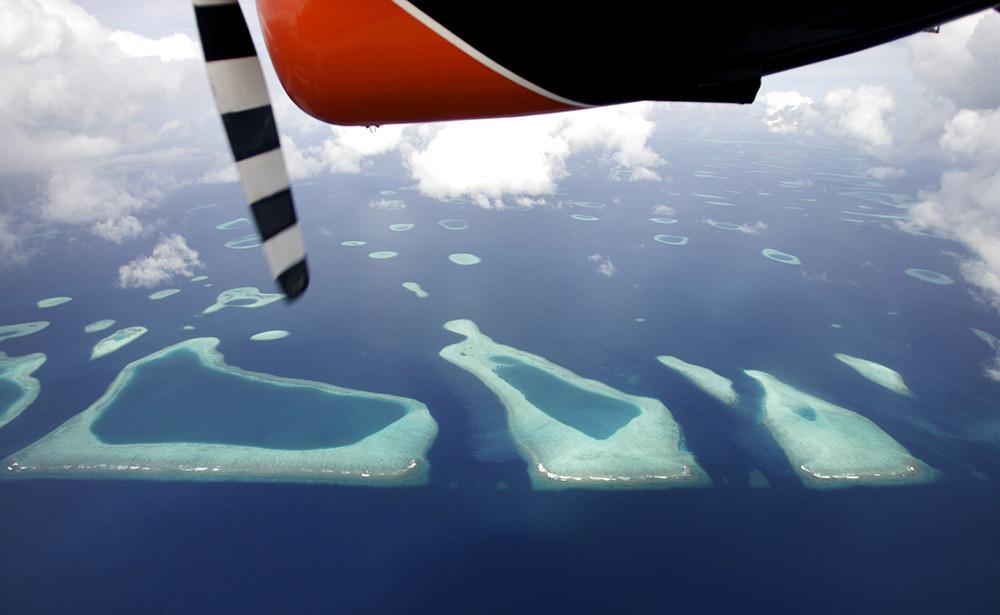 Surf, Seaplane Surfaris Maldives