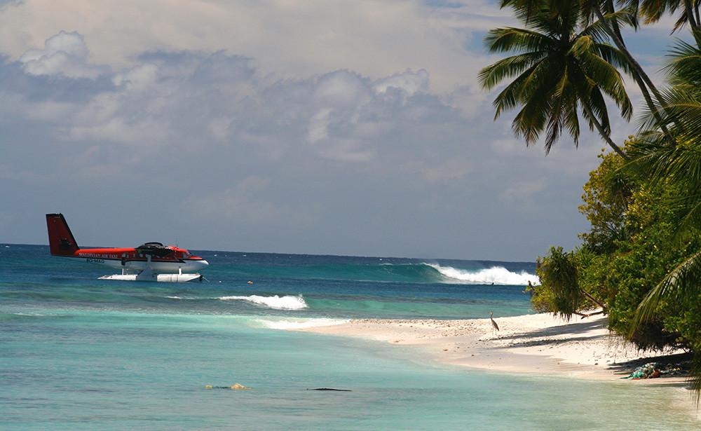 Waves, Seaplane Surfaris Maldives