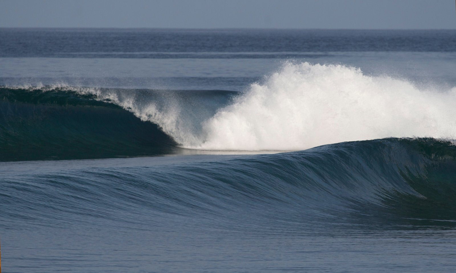 Waves, Surfing Laamu