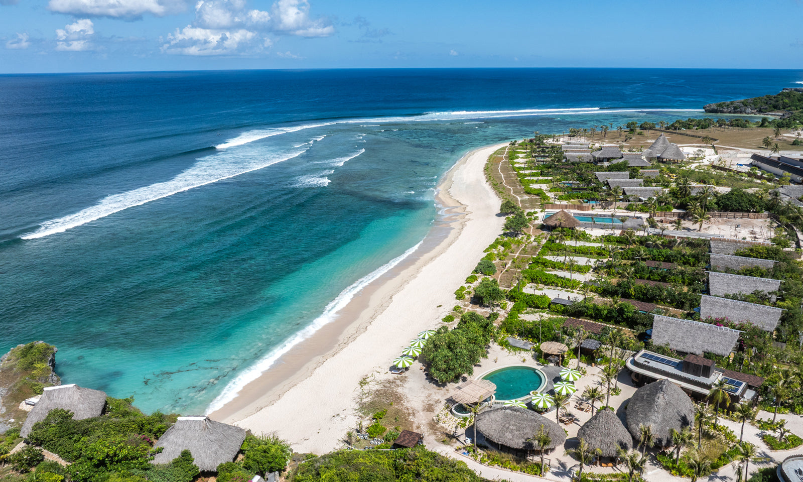 Sea Blue Clear Beaches. Anantara Dhigu Maldives