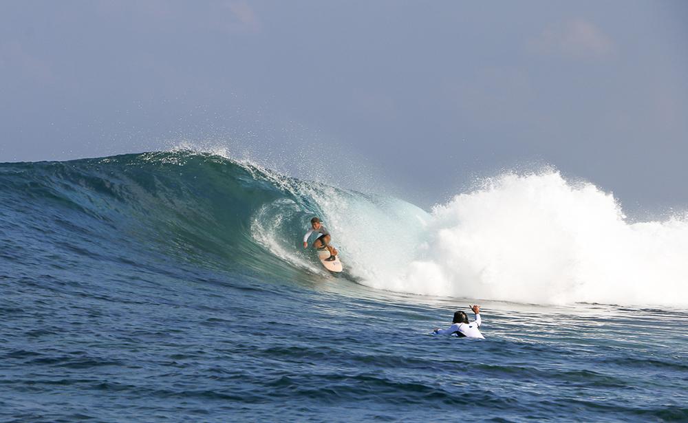 The Best Surf Spots, Surfing Laamu