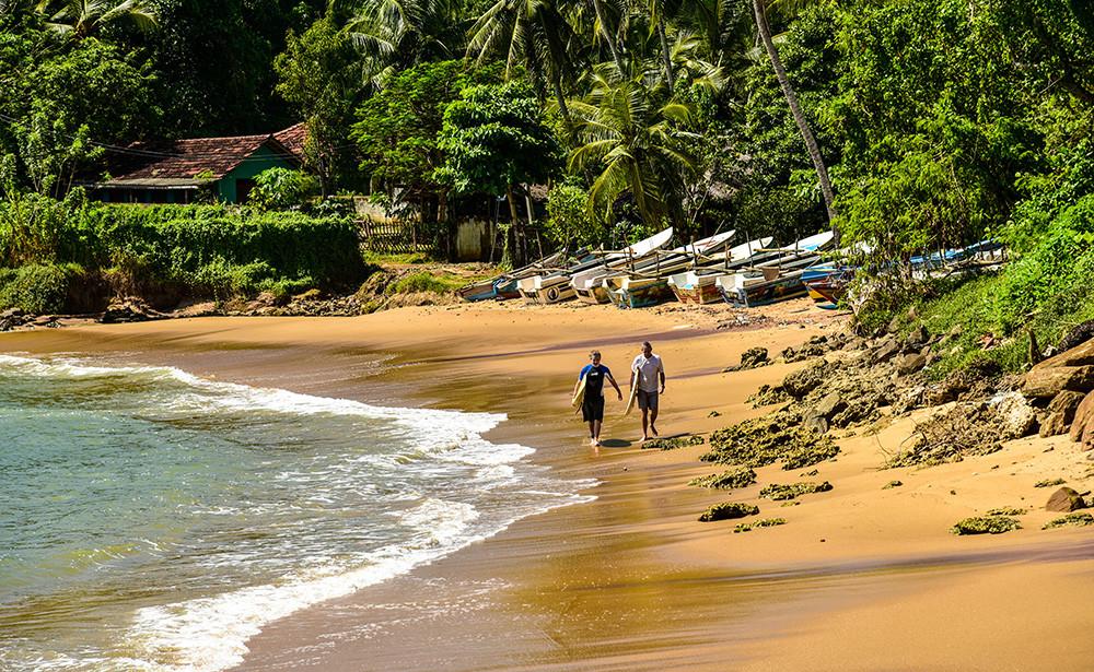 Beach Walk. Anantara Peace Haven, Sri Lanka