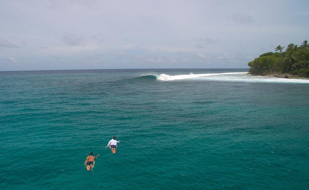 Surf, Voavah Four Seasons Private Island Maldives