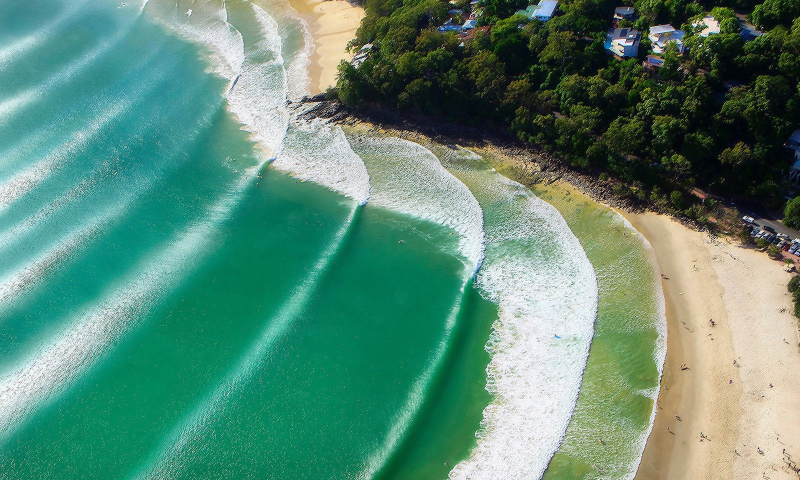 Strips Waves. Art Of Luxury Surfing
